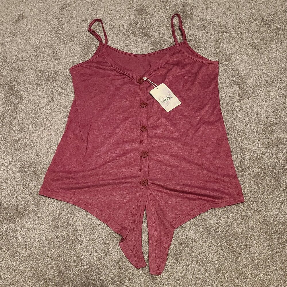 💰Make an offer, bundle and save💰 NWT spaghetti strap tank top button up